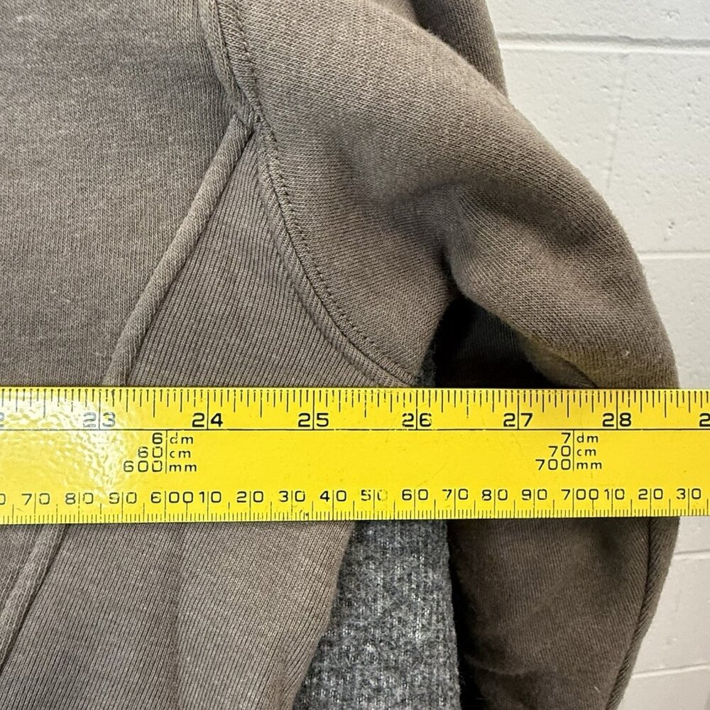 Wildfox Who Dis Harley Graphic Fleece Hoodie Taupe Gray Boxy Raw Hem Size XL NWT - Picture 15 of 16